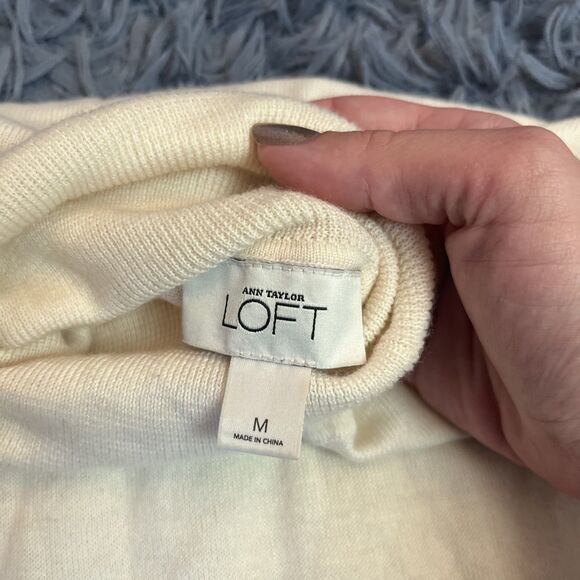 Ann Taylor Loft Cream Merino Wool Turtleneck Size M - Picture 2 of 4